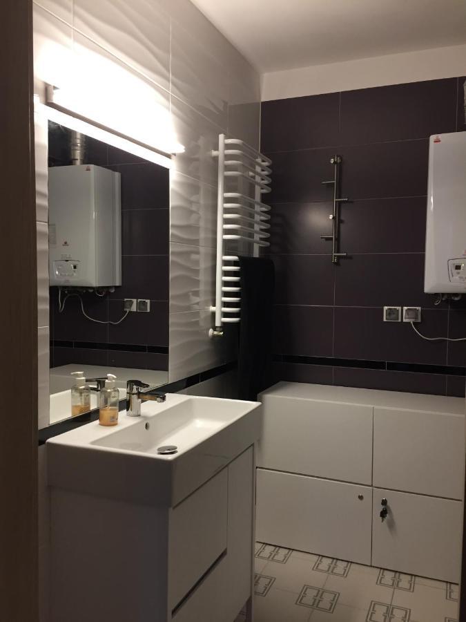 6 Mountain View Apartment